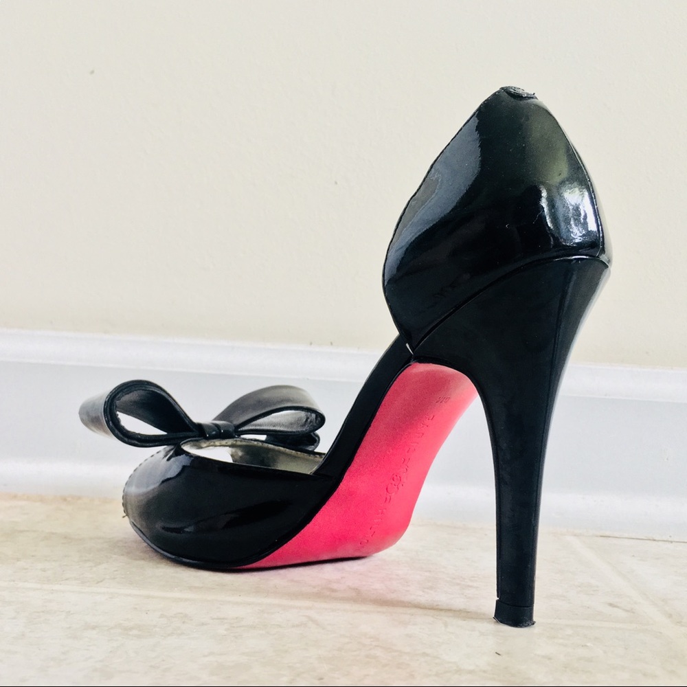 SALE🎈 Paris Hilton Black Bow Pink Bottoms Heels🎀
